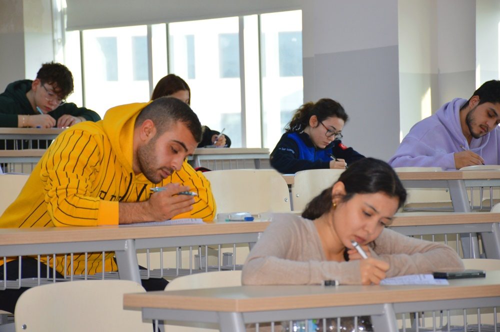 MCBÜSEM, Manisa Teknik Bilimler MYO Öğrencilerine İngilizce Dil Sınavl
