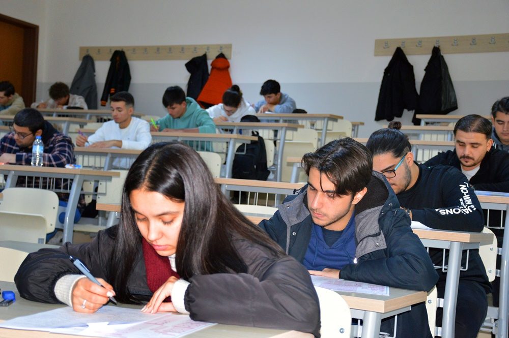 MCBÜSEM, Manisa Teknik Bilimler MYO Öğrencilerine İngilizce Dil Sınavl